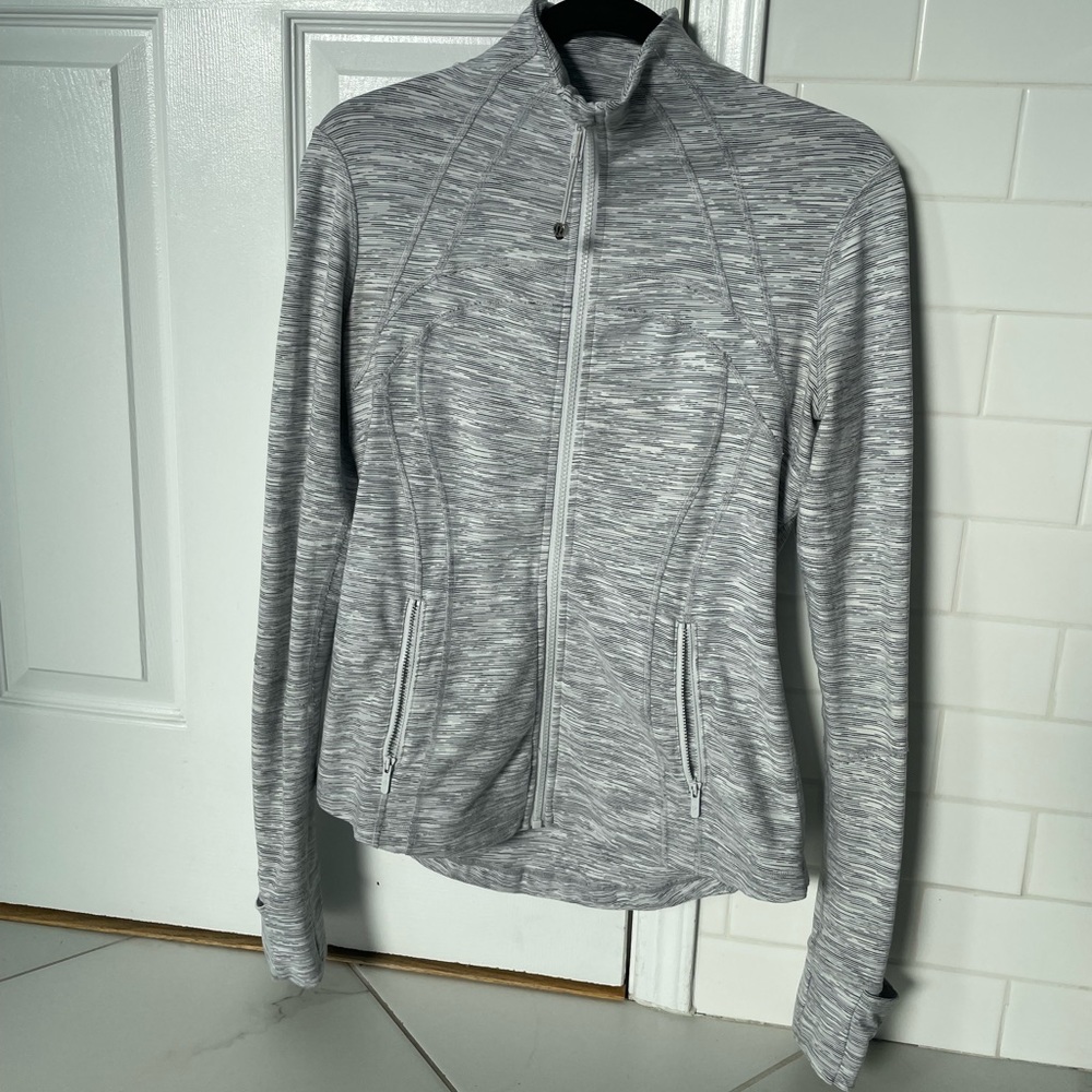 Lululemon Define Jacket Size 8, space gray (white, black, gray) great condition